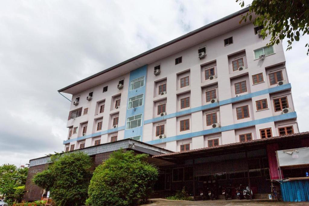 Oyo 75356 Thipsiri Lodge Chiang Mai Zewnętrze zdjęcie