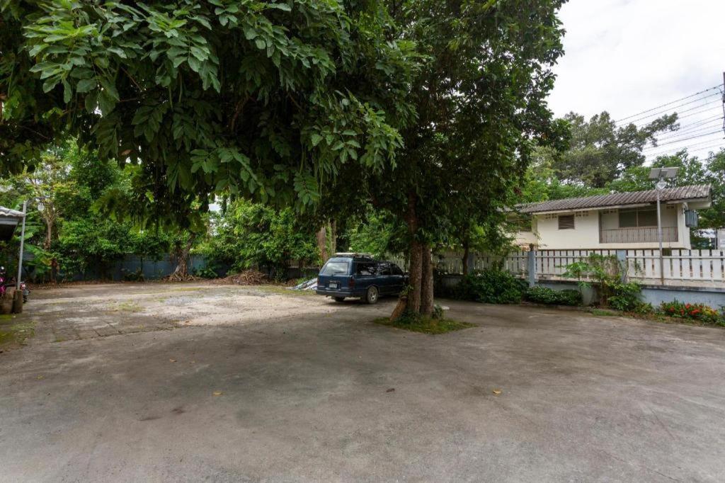 Oyo 75356 Thipsiri Lodge Chiang Mai Zewnętrze zdjęcie